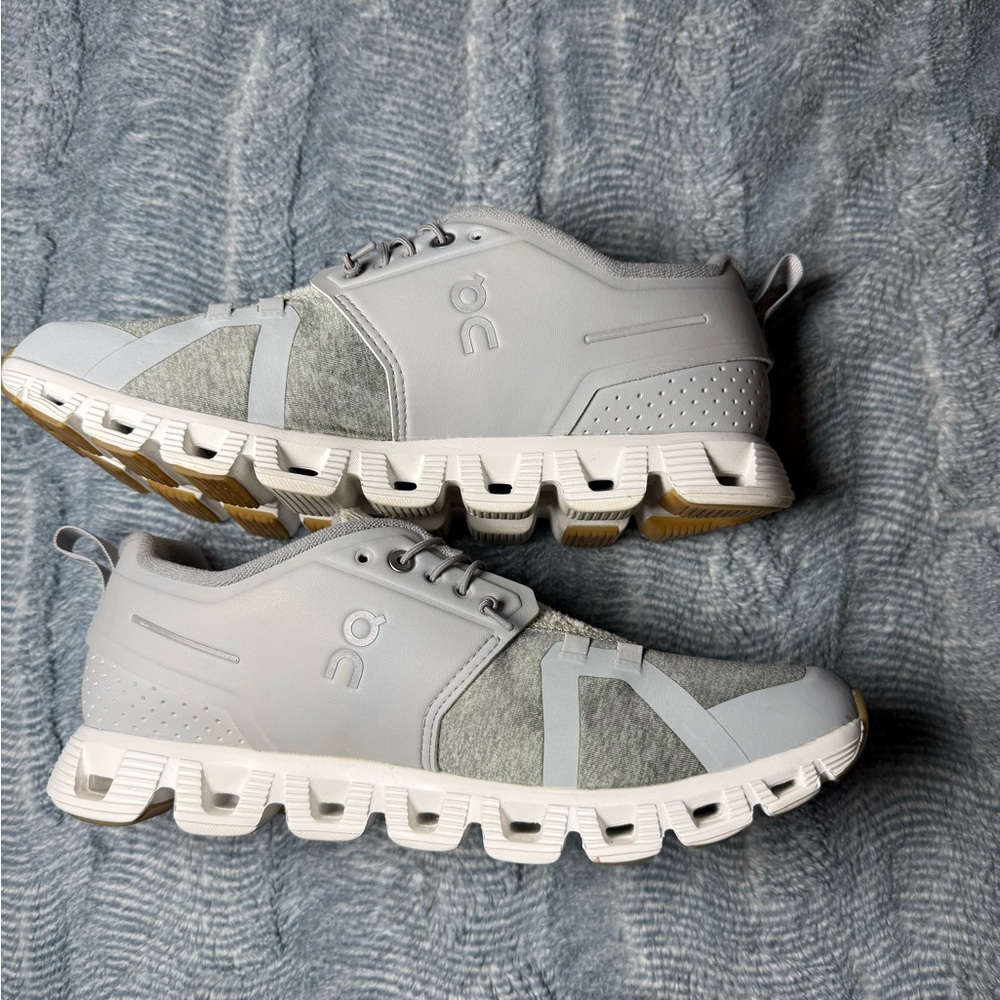 On Cloud 5 Terry Sneakers | Glacier / White | Women's Size 10.5